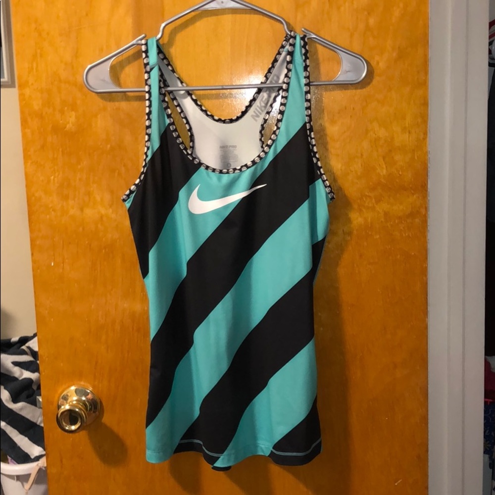 Nike tank